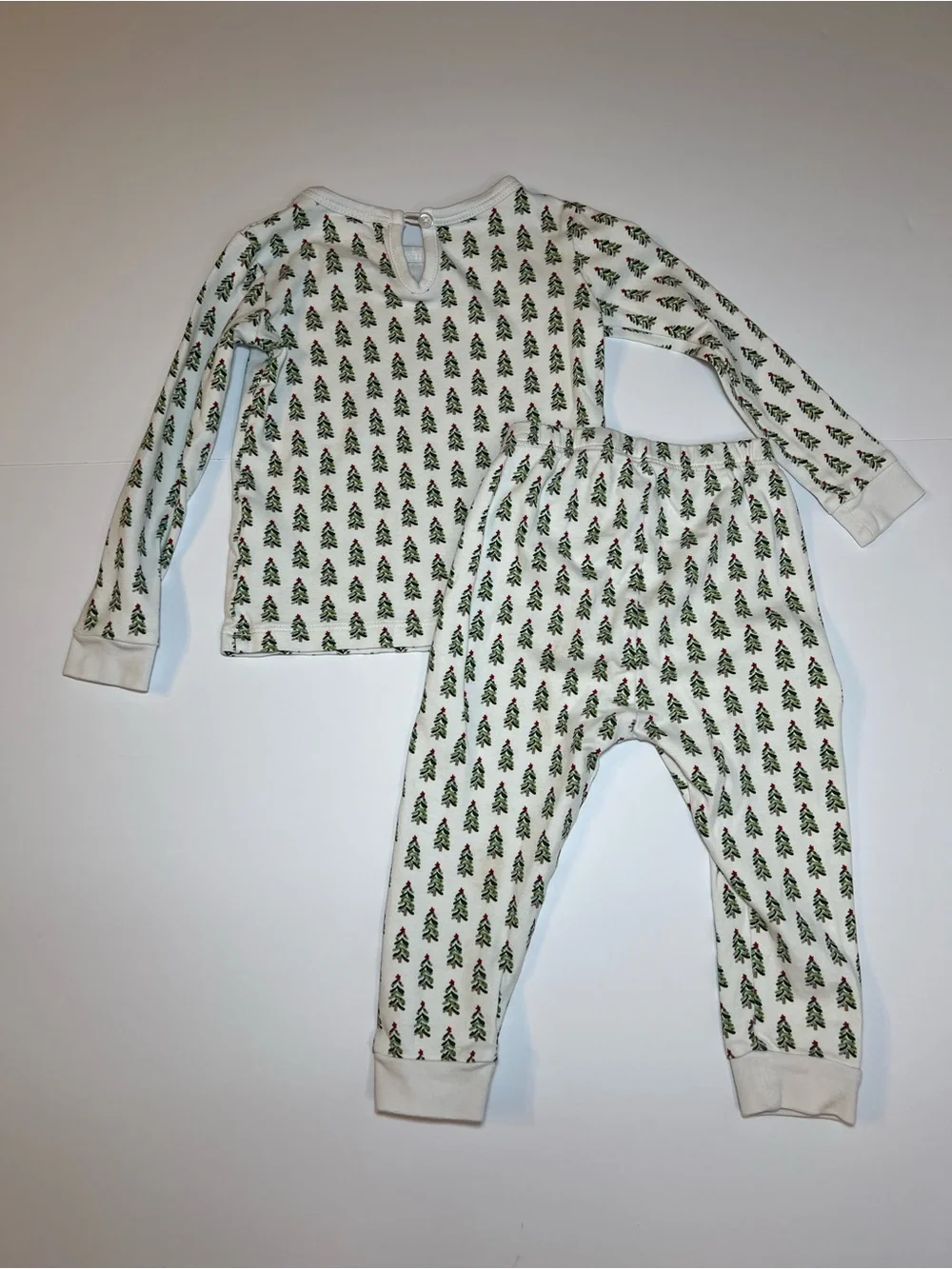 Lila and Hayes Grayson Kids White Christmas Tree Print Pajama Set size 18-24 M